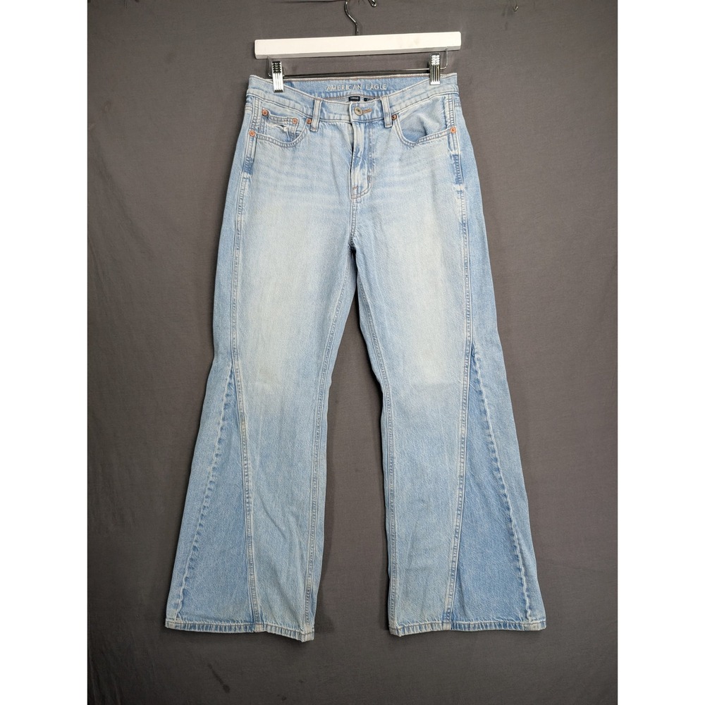 American Eagle Strigid Super High Rise Flare Jeans Light Wash 4 Short 8260